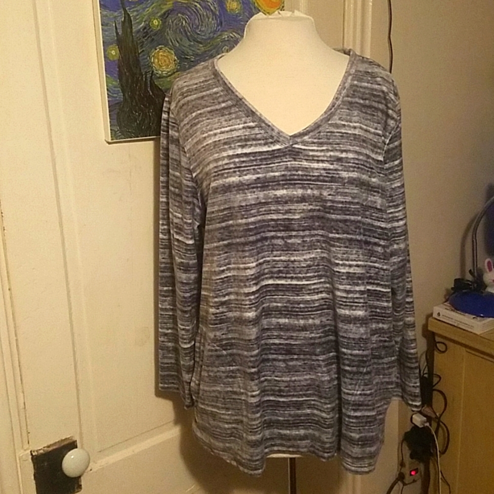 Silverwear 1X Black, Grey & White Long Sleeve Sweater W/ Pockets on Both Sides